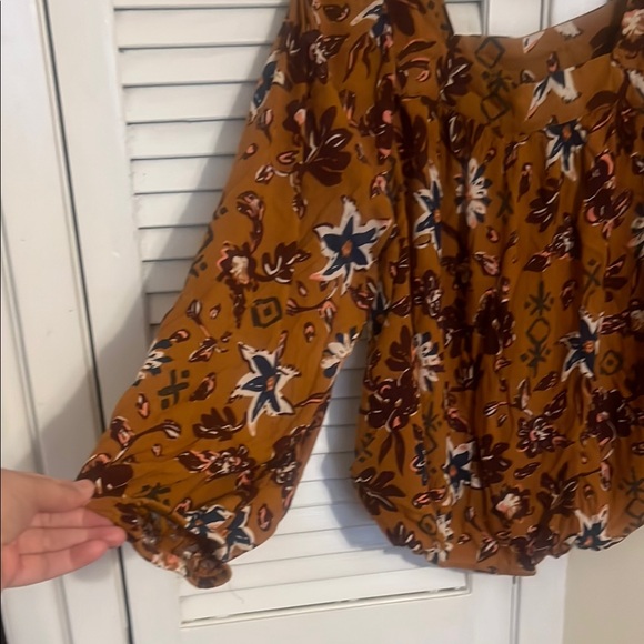 Sonoma Brown Blouse with Square Neckline and Smocked Sleeves - Picture 4 of 5